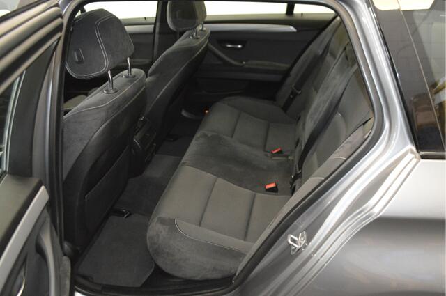 BMW 5-SERIE Touring 520i M Sport Edition , TREKHAAK , PANORAMADAK , NAVI ,STOEL VERW , XENON ,