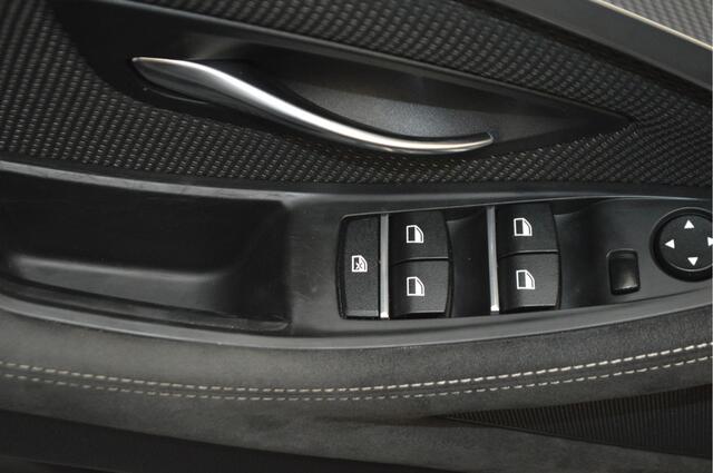BMW 5-SERIE Touring 520i M Sport Edition , TREKHAAK , PANORAMADAK , NAVI ,STOEL VERW , XENON ,