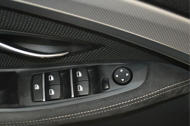 BMW 5-SERIE Touring 520i M Sport Edition , TREKHAAK , PANORAMADAK , NAVI ,STOEL VERW , XENON ,