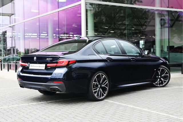 BMW 5-SERIE 530i High Executive M Sport Automaat / Schuif-kanteldak / Trekhaak / Laserlight / Parking Assistant Plus / Gesture Control / Driving Assistant Professional / Head-Up