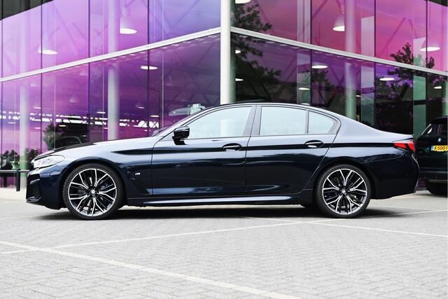 BMW 5-SERIE 530i High Executive M Sport Automaat / Schuif-kanteldak / Trekhaak / Laserlight / Parking Assistant Plus / Gesture Control / Driving Assistant Professional / Head-Up