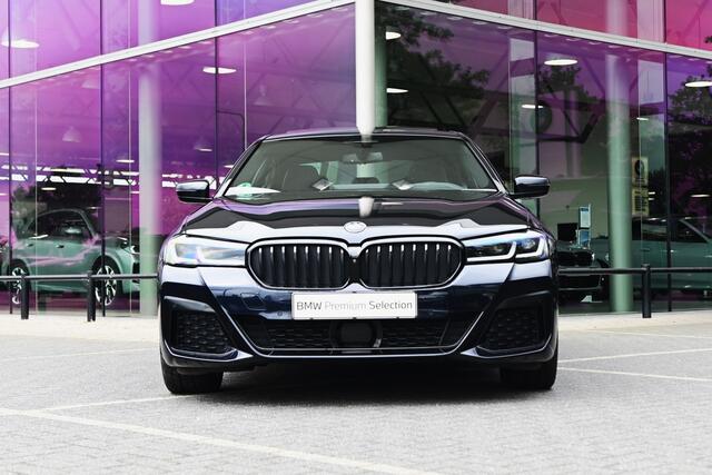 BMW 5-SERIE 530i High Executive M Sport Automaat / Schuif-kanteldak / Trekhaak / Laserlight / Parking Assistant Plus / Gesture Control / Driving Assistant Professional / Head-Up