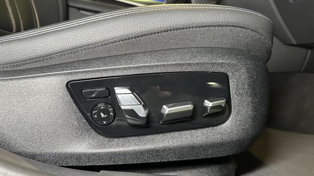 BMW 5-SERIE Touring 530i High Executive Edition | M Sportpakket | Panoramadak | laser Led koplampen | Navigatie Full map |