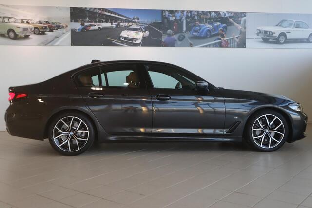 BMW 5-SERIE Sedan 530i High Executive / M-Sportpakket / BMW Laserlight