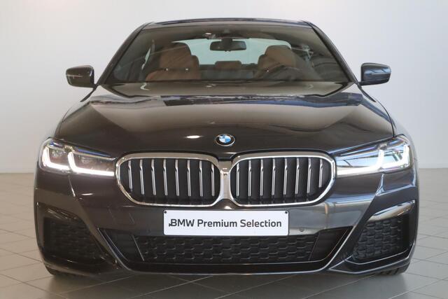 BMW 5-SERIE Sedan 530i High Executive / M-Sportpakket / BMW Laserlight