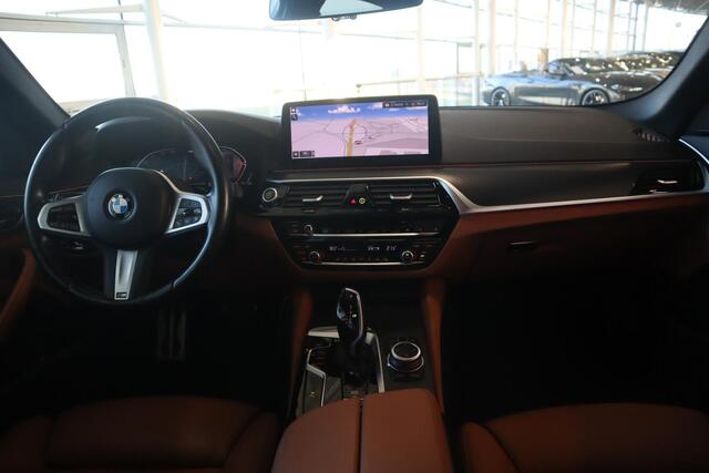 BMW 5-SERIE Sedan 530i High Executive / M-Sportpakket / BMW Laserlight