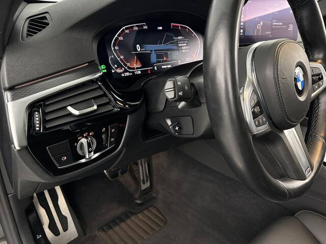 BMW 5-SERIE Touring 520i High Exe/M-Pakk-Remm/Pan.Dak/Leder/20"/BTW/El.Trekhaak