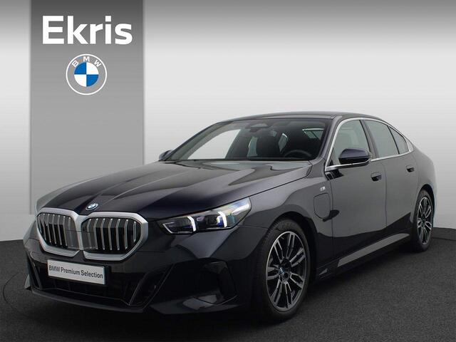 BMW 5-SERIE Sedan 530e M Sportpakket Innovation Pack / NIEUW MODEL!! / Driving Assistant Plus / Harman Kardon / Elek. Stoelverstelling / 19''