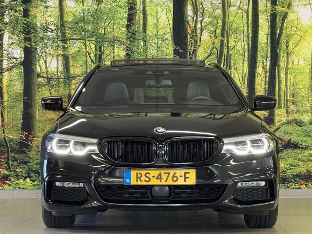 BMW 5-SERIE Touring 530d High Executive | M Pakket | Panoramadak | Elektrische Stoelen + Geheugen | 360° Camera | Head-Up Display | Apple Carplay | Keyless | Harman Kardon | Parkeersensoren |
