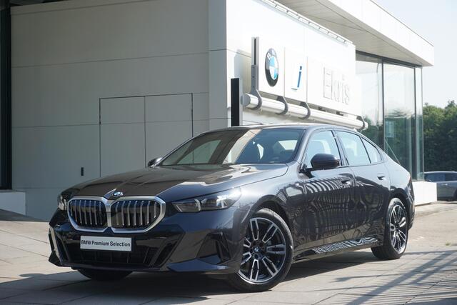 BMW 5-SERIE Sedan 520i / M-Sportpakket / Driving Assistant / Active Cruise Control / 19 inch LMV