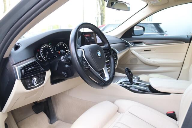BMW 5-SERIE Touring 520i Corporate Lease High Executive Panorama-dak, Leder, Sportint.