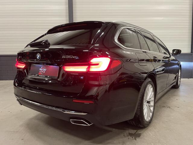 BMW 5-SERIE Touring 530e xDrive High Exe PANO/H&K/ACC/LEER-SPORT+MEMORY/ADAPTIVE-LED/18"/LIVE COCKPIT PRO/STANDKACHEL/CARPLAY/DAB/ELECTR.TREKHAAK/LUXURY-LINE