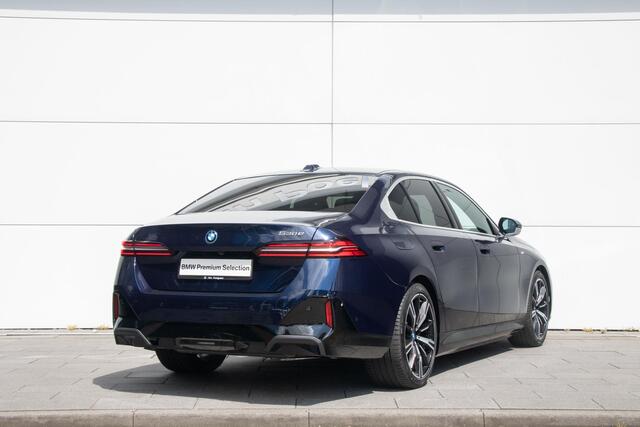 BMW 5-SERIE Sedan 530e M-Sport | Innovation pack | Comfort Pack | Trekhaak