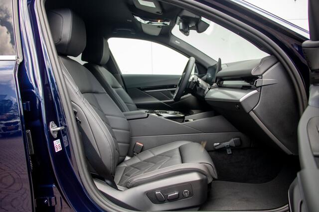 BMW 5-SERIE Sedan 530e M-Sport | Innovation pack | Comfort Pack | Trekhaak