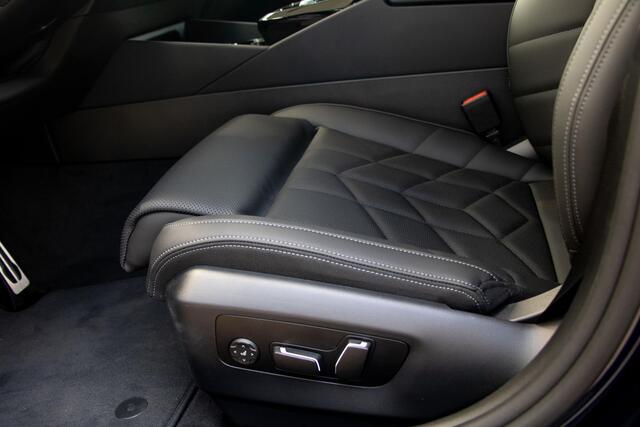BMW 5-SERIE Sedan 530e M-Sport | Innovation pack | Comfort Pack | Trekhaak