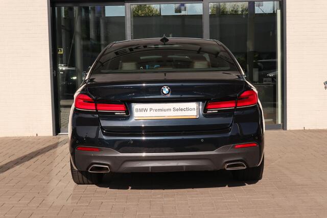 BMW 5-SERIE 530e High Executive | M Sportpakket | Comfort Access Pakket | Head-up Display