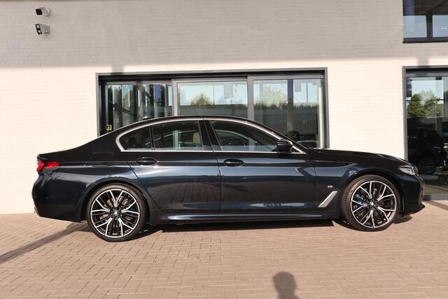 BMW 5-SERIE 530e High Executive | M Sportpakket | Comfort Access Pakket | Head-up Display