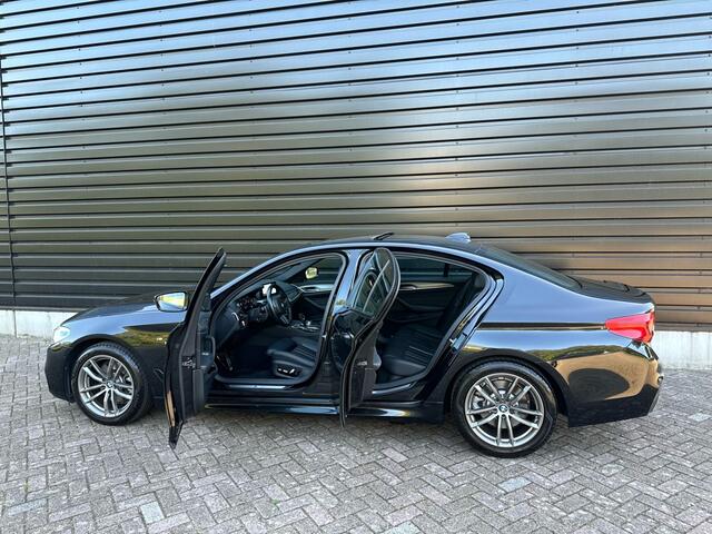 BMW 5-SERIE 520i M-SPORT HEADUP|DAK|HiFi|HAAK NAP!