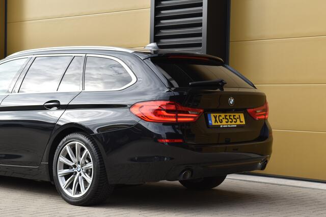 BMW 5-SERIE Touring 520i Executive * Sport line * Navigatie Professional * Stoelverwarming * Sfeerverlichting *