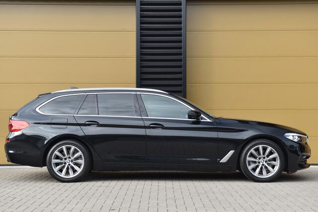BMW 5-SERIE Touring 520i Executive * Sport line * Navigatie Professional * Stoelverwarming * Sfeerverlichting *