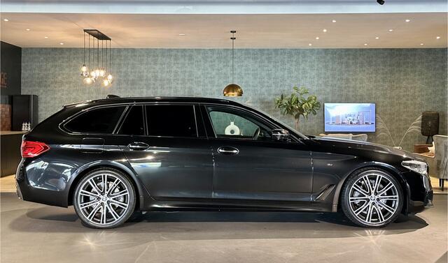 BMW 5-SERIE Touring 520d High Exe I M-Sportpakket I Pano I Nappa Leder