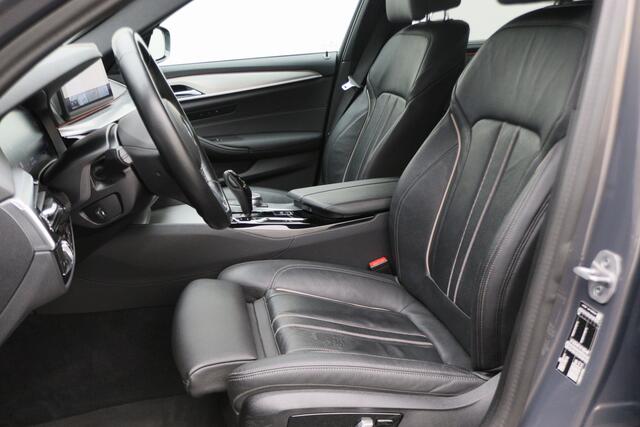 BMW 5-SERIE Touring 520i Business Edition Plus M Sportpakket, Leer, BMW Laser, Apple Carplay, ACC, Trekhaak, 19''