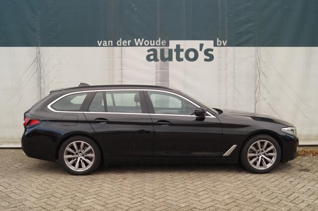BMW 5-SERIE Touring 520i Business Edition Plus -LEER-NAVI-ECC-