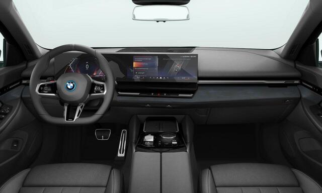 BMW 5-SERIE Touring 530e M Sportpakket | Travel Pack