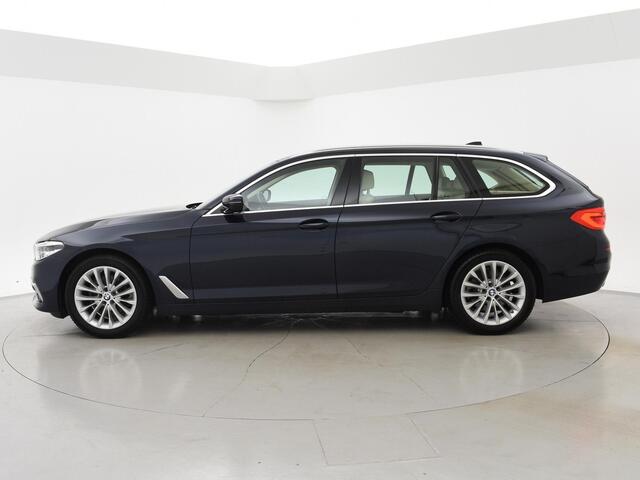 BMW 5-SERIE Touring 520i LUXURY LINE + HEAD-UP / STANDKACHEL / LED / COMFORTZETELS / DIGITALE COCKPIT