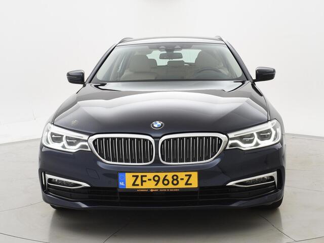 BMW 5-SERIE Touring 520i LUXURY LINE + HEAD-UP / STANDKACHEL / LED / COMFORTZETELS / DIGITALE COCKPIT