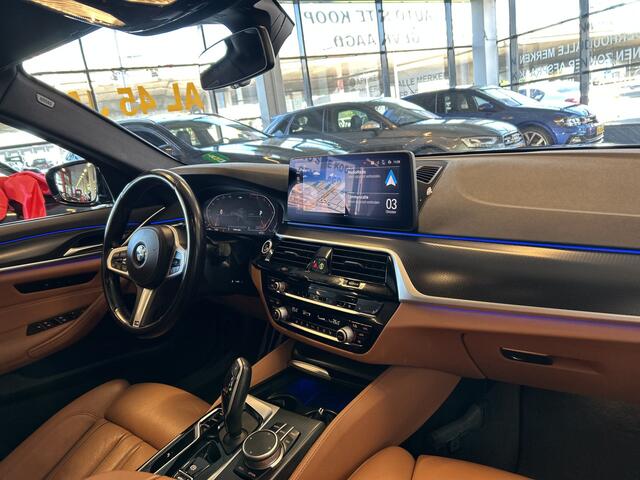 BMW 5-SERIE Touring 520i High Executive M Sport | Facelift | Panoramadak | Luxe lederen bekleding | Laser-LED | Nederlands geleverd | Memory seats | Sfeerverlichting | Apple carplay | Adaptief onderstel | Keyless | Cruise control | Climate control | Stoelverwarming |