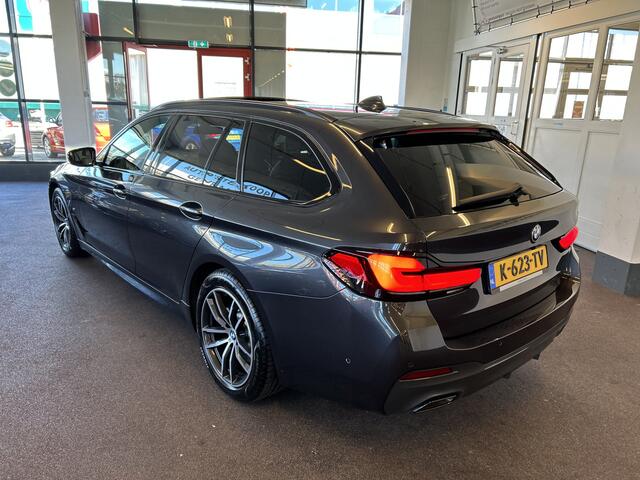 BMW 5-SERIE Touring 520i High Executive M Sport | Facelift | Panoramadak | Luxe lederen bekleding | Laser-LED | Nederlands geleverd | Memory seats | Sfeerverlichting | Apple carplay | Adaptief onderstel | Keyless | Cruise control | Climate control | Stoelverwarming |