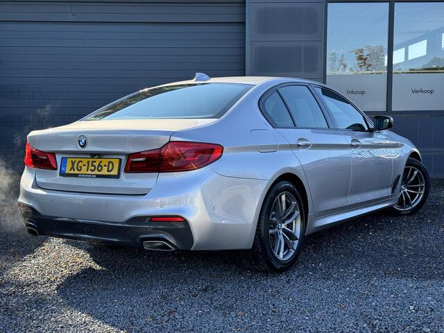 BMW 5-SERIE 520i High Executive M-Pakket Alcantara,Navi,Camera,Cruise,Clima,2e Eigenaar,N.A.P,APK tot 02-2025,BTW Auto
