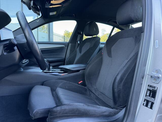BMW 5-SERIE 520i High Executive M-Pakket Alcantara,Navi,Camera,Cruise,Clima,2e Eigenaar,N.A.P,APK tot 02-2025,BTW Auto