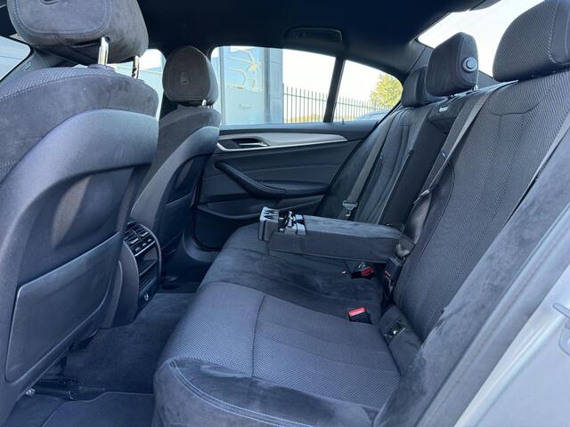 BMW 5-SERIE 520i High Executive M-Pakket Alcantara,Navi,Camera,Cruise,Clima,2e Eigenaar,N.A.P,APK tot 02-2025,BTW Auto