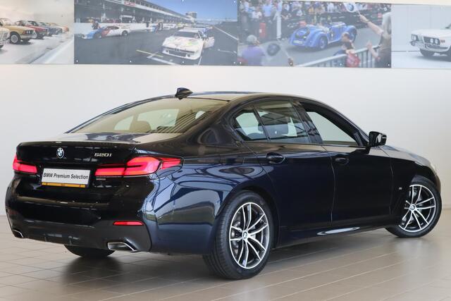 BMW 5-SERIE Sedan 520i | Business Edition Plus | M-Sportpakket | Comfortstoelen
