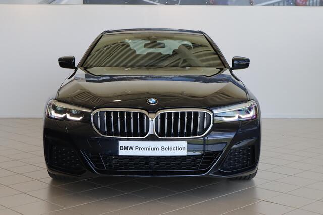 BMW 5-SERIE Sedan 520i | Business Edition Plus | M-Sportpakket | Comfortstoelen
