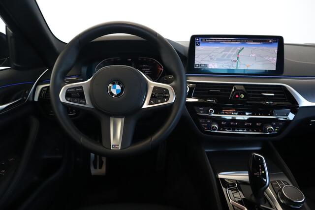 BMW 5-SERIE Sedan 520i | Business Edition Plus | M-Sportpakket | Comfortstoelen