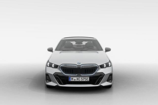 BMW 5-SERIE Sedan 530e M Sport Edition | M Sport Pro | Innovation Pack | Travel Pack | Comfort Pack