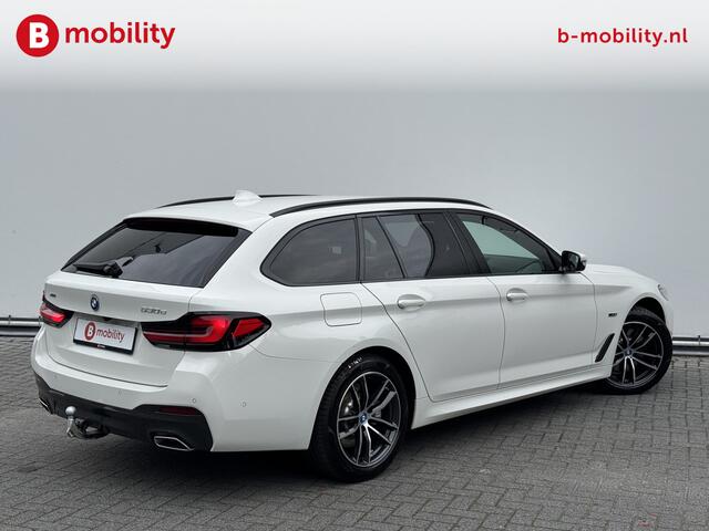 BMW 5-SERIE Touring 530e xDrive High Executive M-Sport Trekhaak 2.000kg | Laserlight | Adaptive Cruise Control | Head-Up Display | Hifi | DAB | Achteruitrijcamera | Sportstoelen |