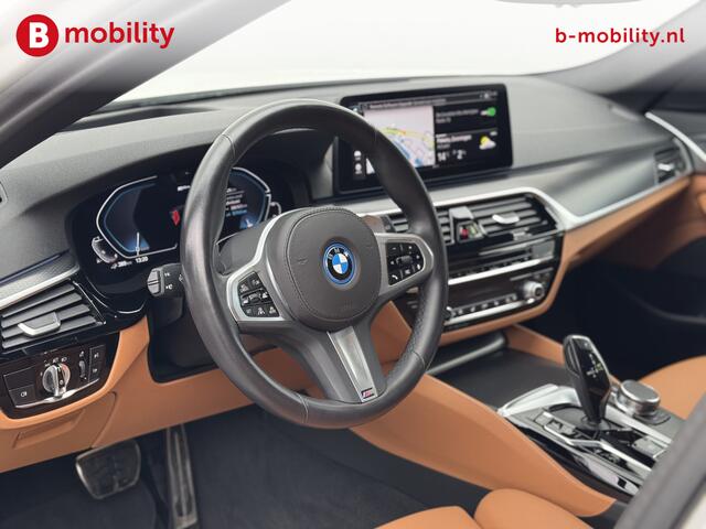 BMW 5-SERIE Touring 530e xDrive High Executive M-Sport Trekhaak 2.000kg | Laserlight | Adaptive Cruise Control | Head-Up Display | Hifi | DAB | Achteruitrijcamera | Sportstoelen |