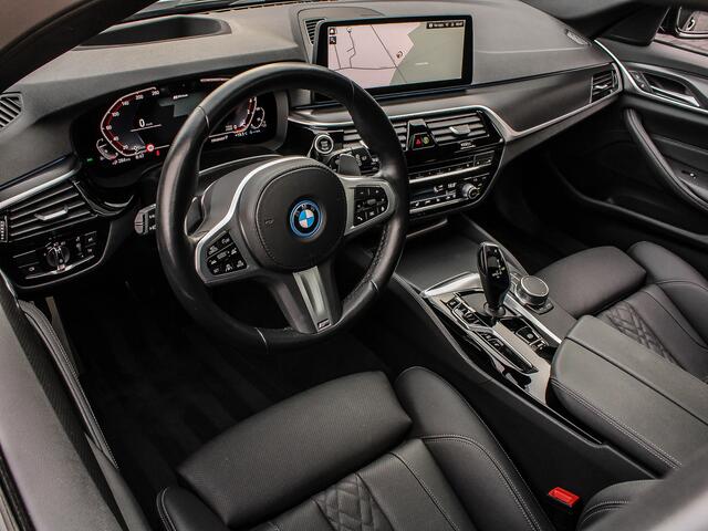 BMW 5-SERIE Touring 530e 292PK High Executive M-Sport | LASER LED | HEAD-UP | PANORAMADAK | SHADOW LINE | ADAPTIVE CRUISE |
