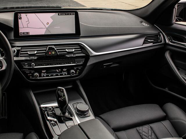 BMW 5-SERIE Touring 530e 292PK High Executive M-Sport | LASER LED | HEAD-UP | PANORAMADAK | SHADOW LINE | ADAPTIVE CRUISE |