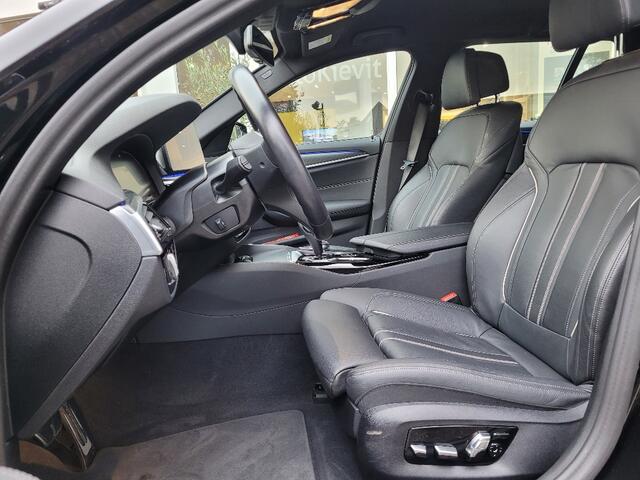 BMW 5-SERIE Touring 520i Business Edition Plus - Camera / Trekhaak