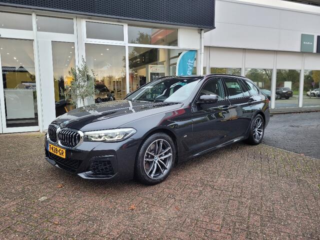 BMW 5-SERIE Touring 520i Business Edition Plus - Camera / Trekhaak