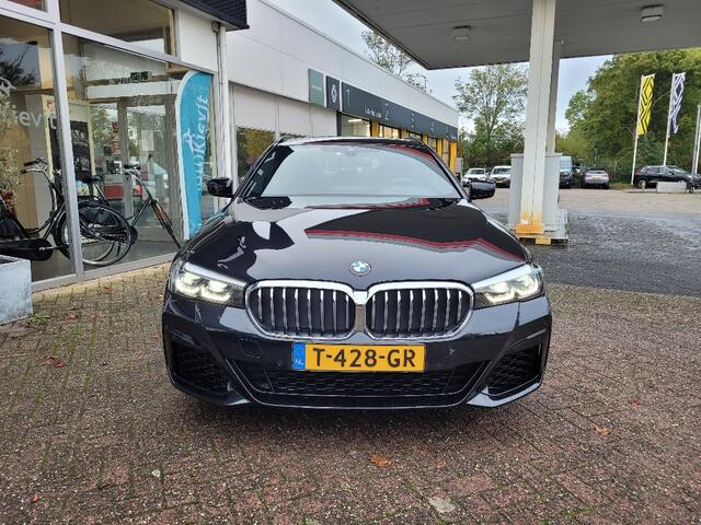 BMW 5-SERIE Touring 520i Business Edition Plus - Camera / Trekhaak