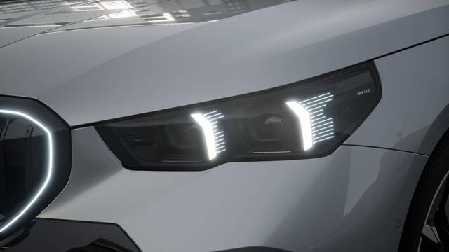 BMW 5-SERIE Touring 530e High Executive M Sport Automaat / Panoramadak / Trekhaak / Bowers & Wilkins / Stoelventilatie / Adaptieve LED / Parking Assistant Plus / Comfort Access