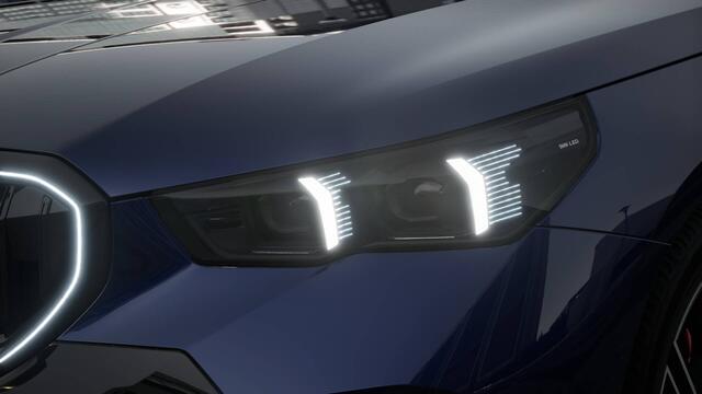BMW 5-SERIE 530e M Sport Automaat / Panoramadak / Trekhaak / Bowers & Wilkins / Stoelventilatie / Adaptieve LED / Comfort Access / Parking Assistant Plus