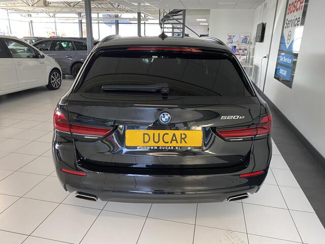 BMW 5-SERIE Touring 520e Business Edition Plus Panoramadak / Laser koplampen / Head-up Display / elec achterklep / virtual cockpit