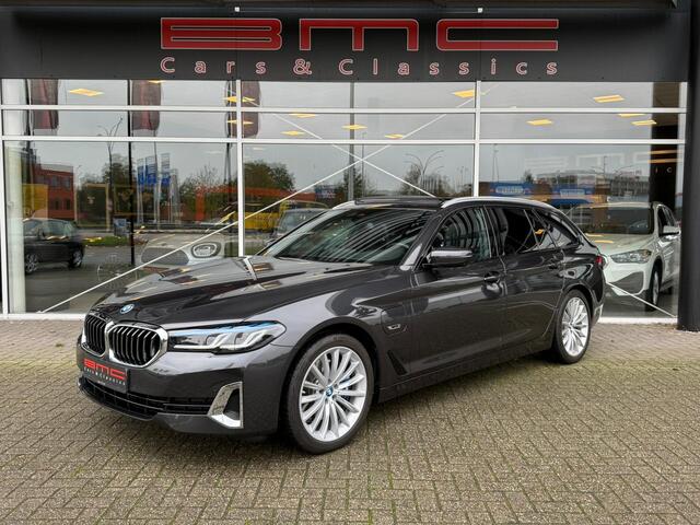 BMW 5-SERIE Touring 530e xDrive HE Luxury Line Panorama HUD Comfortstoelen Laser